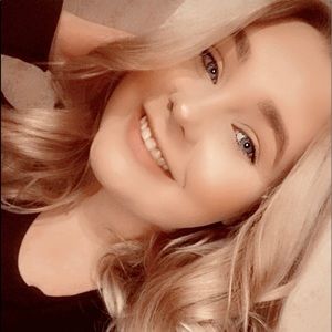 Meet your Posher, Candace